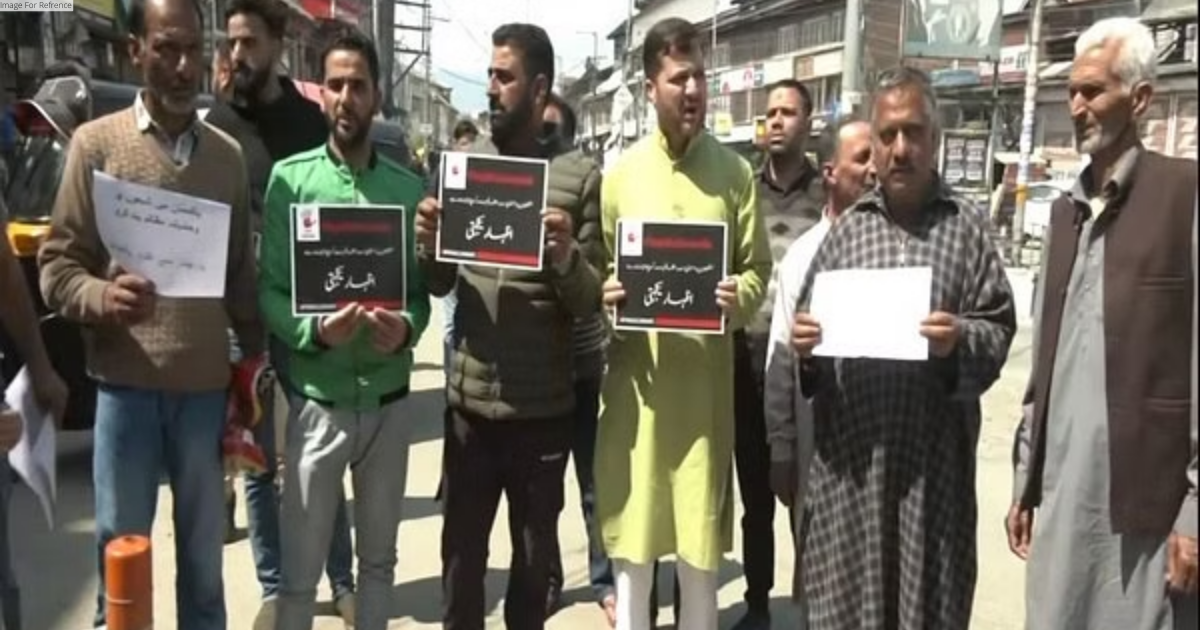 Protests in Srinagar against target killings of Shia teachers in Pakistan